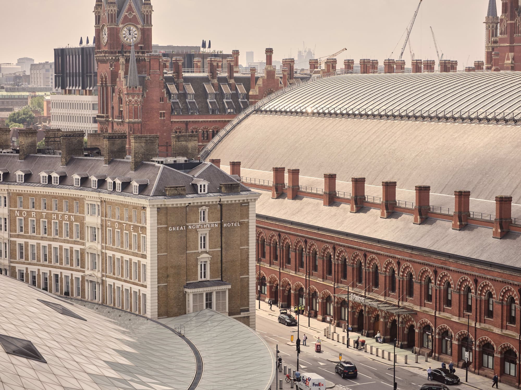 Every workspace we create joins a neighbourhood – giving you access to a range of nearby buildings with wellness features and services to elevate your day.